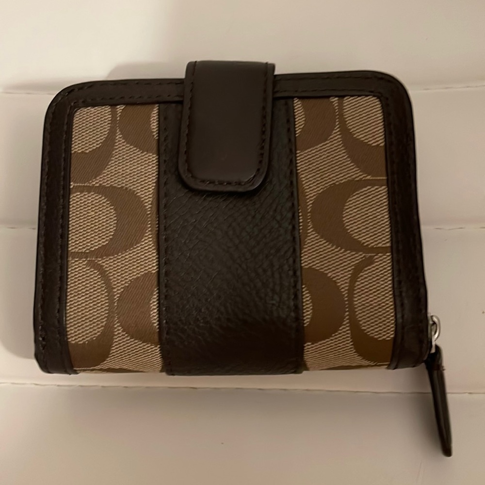 Coach signature wallet with zippered coin /card compartment